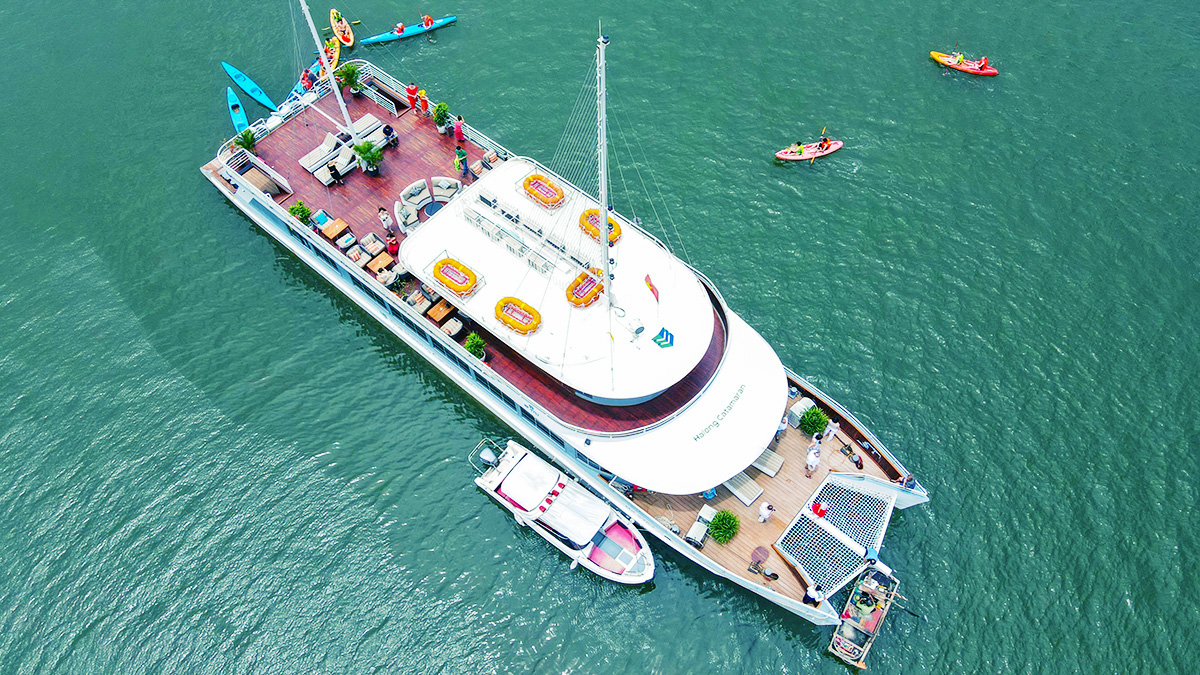 Tàu Catamaran thăm Vịnh Lan Hạ 6 tiếng